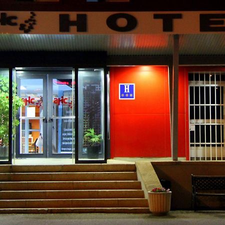 Ahc Hoteles Caces Kültér fotó