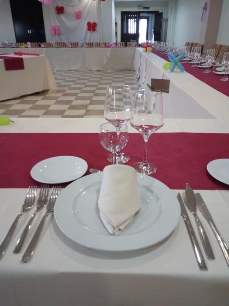 Ahc Hoteles Caces Kültér fotó