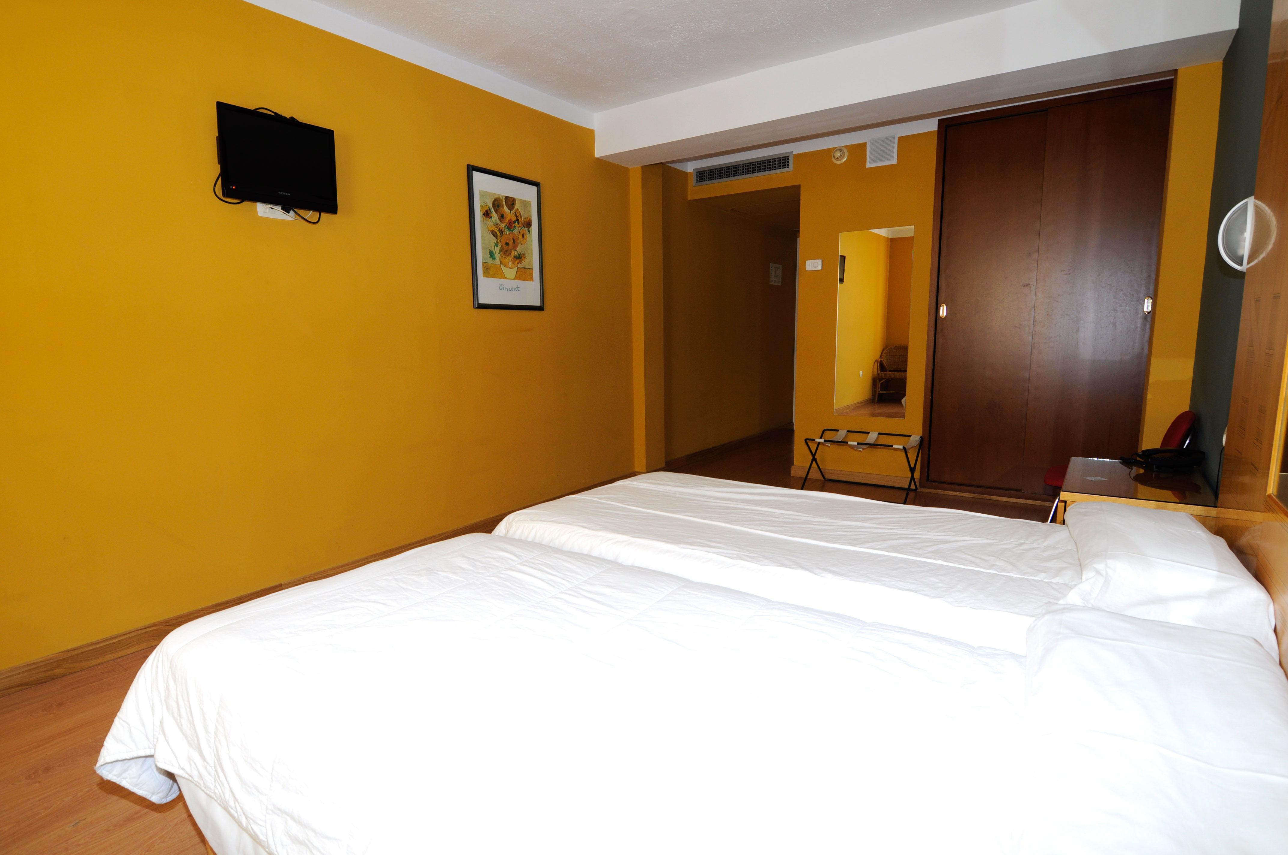 Ahc Hoteles Caces Kültér fotó