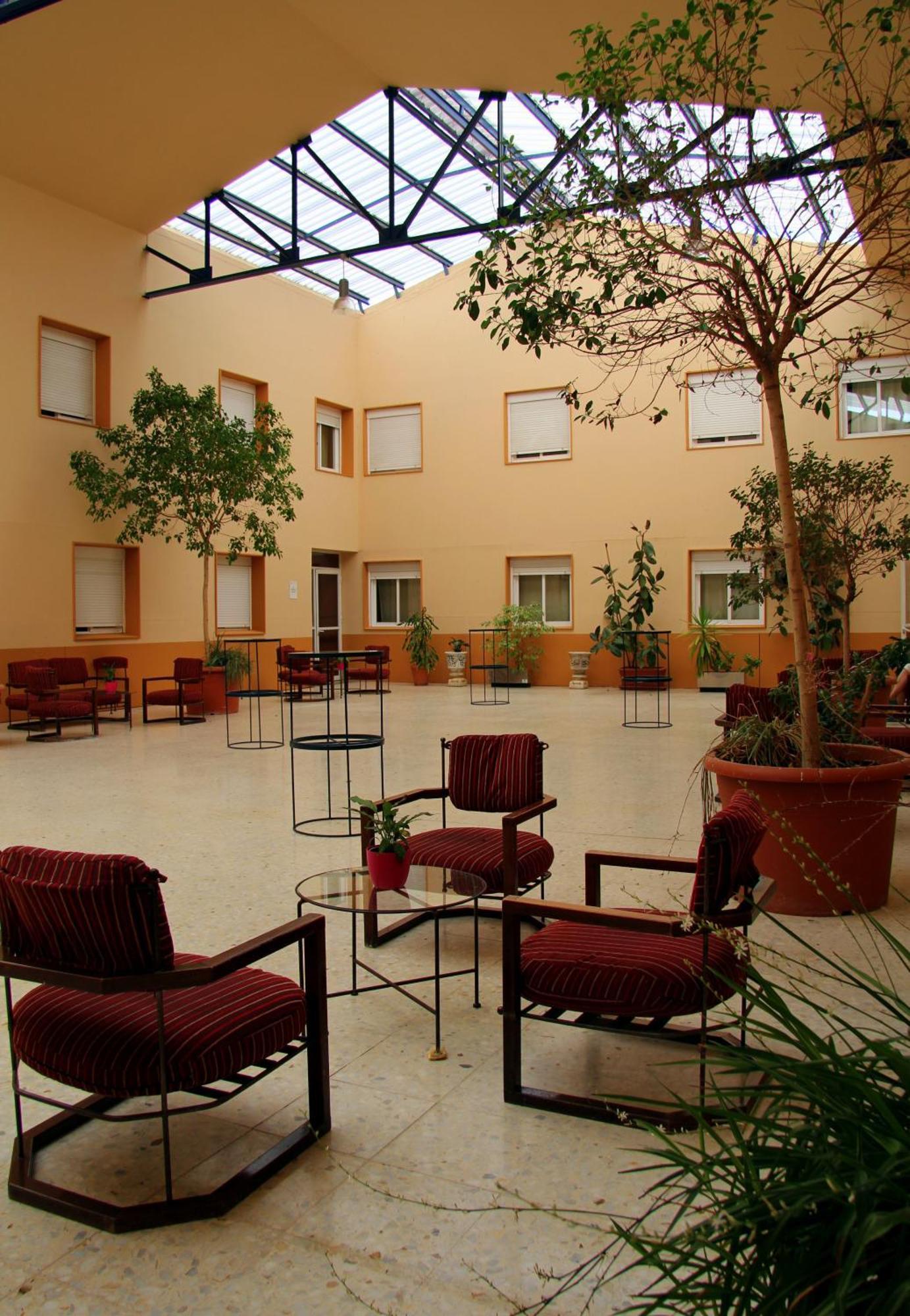 Ahc Hoteles Caces Kültér fotó