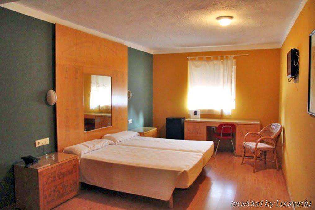 Ahc Hoteles Caces Szoba fotó