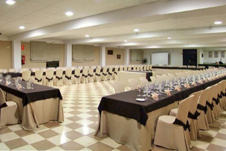 Ahc Hoteles Caces Kültér fotó